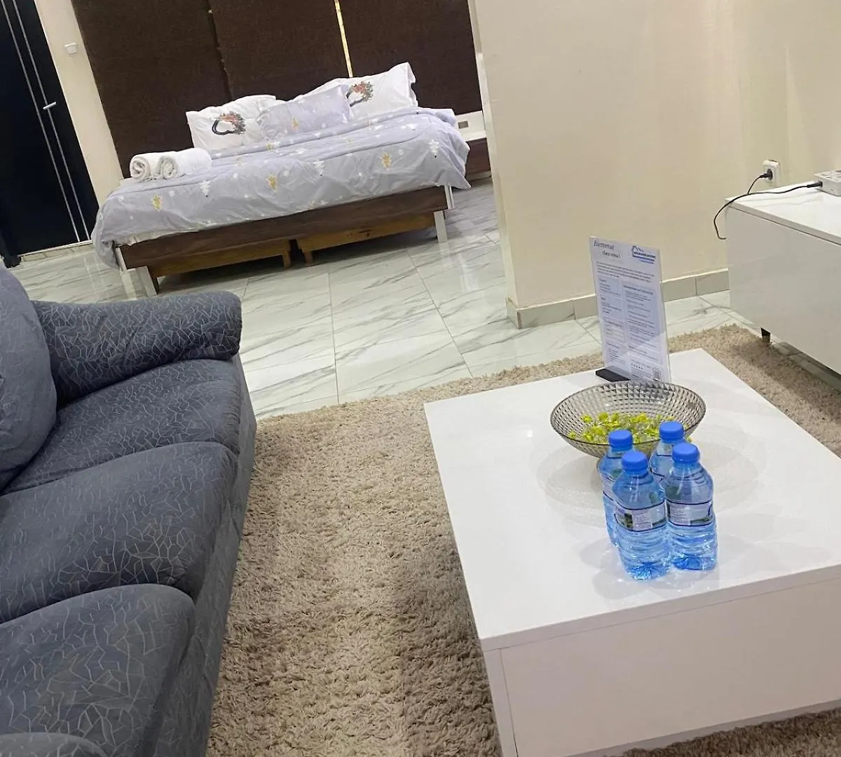 Studio Moderne Dakar 0*,
